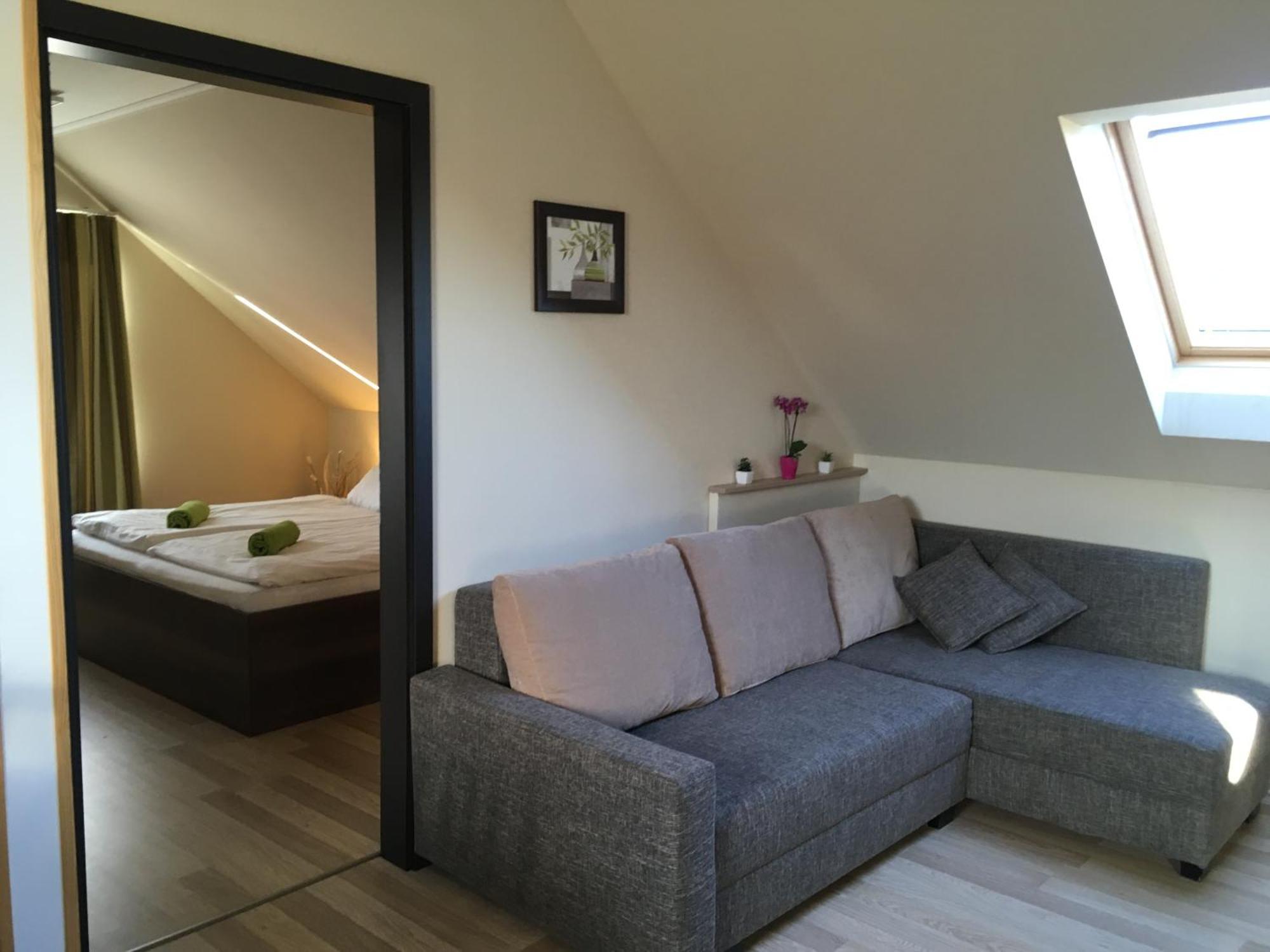 Dunazug Apartmanhaz Дьомос Екстер'єр фото