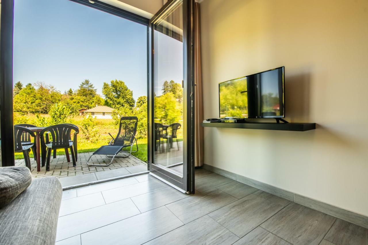 Dunazug Apartmanhaz Дьомос Екстер'єр фото
