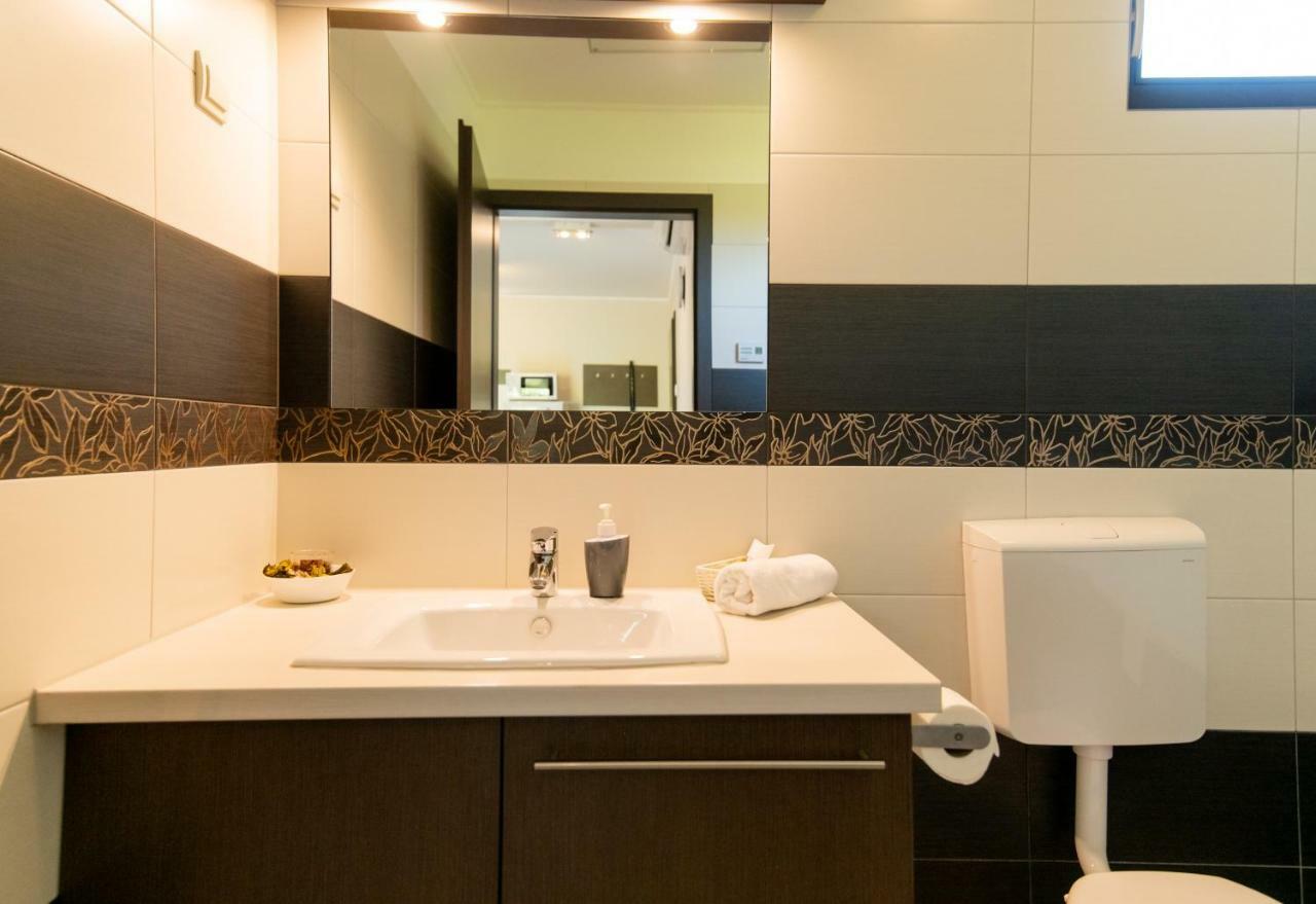 Dunazug Apartmanhaz Дьомос Екстер'єр фото